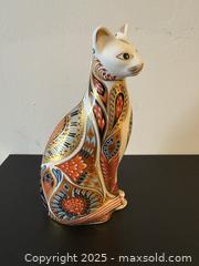 MaxSold Auction: Regal Royal Crown Derby Siamese Cat Porcelain Figure 5&#34; - Toronto (Ontario, Canada) PARTNER MANAGED Reseller Online Auction - Railside Road