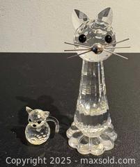 MaxSold Auction: Swarovski Mother Cat With Tiny Kitten 3&#34; - Toronto (Ontario, Canada) PARTNER MANAGED Reseller Online Auction - Railside Road