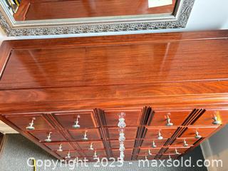 MaxSold Auction: Chest of drawers - Toronto (Ontario, Canada) SELLER MANAGED Moving Online Auction - Queenslea Avenue