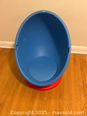 MaxSold Auction: Egg Chair, no hood - Toronto (Ontario, Canada) SELLER MANAGED Moving Online Auction - Queenslea Avenue