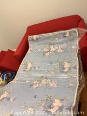 MaxSold Auction: Small pullout couch  - Toronto (Ontario, Canada) SELLER MANAGED Moving Online Auction - Queenslea Avenue