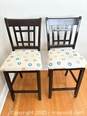 MaxSold Auction: Tall chairs x2 - Toronto (Ontario, Canada) SELLER MANAGED Moving Online Auction - Queenslea Avenue