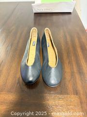 MaxSold Auction: ZiGiny black flat shoes - Toronto (Ontario, Canada) SELLER MANAGED Moving Online Auction - Queenslea Avenue