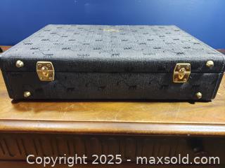 MaxSold Auction: Kipling 3-Piece Luggage Set — Charcoal Gray with Black Trim - Pickering (Ontario, Canada) SELLER MANAGED Downsizing Online Auction - Krosno Boulevard