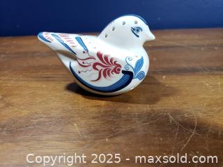 MaxSold Auction: Set of 5 Cast-Iron Bird Napkin Rings, Royal Pavilion at Brighton (Elizabeth Arden) Porcelain Bird Pomander, and Ceramic Loon - Pickering (Ontario, Canada) SELLER MANAGED Downsizing Online Auction - Krosno Boulevard