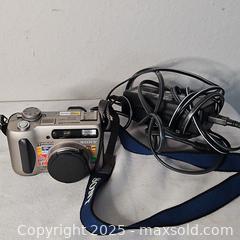 MaxSold Auction: Sony Cybershot DSC-S75 Digital Camera  - Riverview (Florida, USA) SELLER MANAGED Downsizing Online Auction - Holly Heath Drive