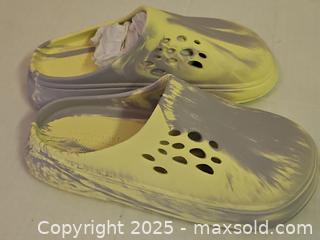 MaxSold Auction: Steve Madden Cool Planet Slides - Riverview (Florida, USA) SELLER MANAGED Downsizing Online Auction - Holly Heath Drive