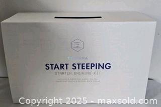 MaxSold Auction: Teavana Perfectea Blue Tea Tin Spoon Set - Riverview (Florida, USA) SELLER MANAGED Downsizing Online Auction - Holly Heath Drive