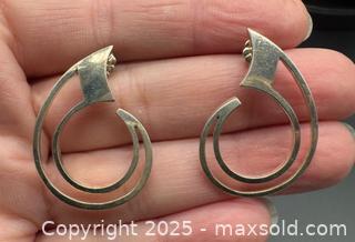 MaxSold Auction: Sterling Silver abstract earrings  - Markham (Ontario, Canada) SELLER MANAGED Downsizing Online Auction - Loring Crescent