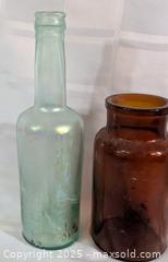 MaxSold Auction: ANTIQUE GLASS BOTTLES - Kingston (Ontario, Canada) SELLER MANAGED Downsizing Online Auction - Rosemund Crescent