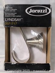 MaxSold Auction: ROBE / TOWEL HOOK - Kingston (Ontario, Canada) SELLER MANAGED Downsizing Online Auction - Rosemund Crescent