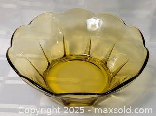 MaxSold Auction: YELLOW GLASS FRUIT BOWL - Kingston (Ontario, Canada) SELLER MANAGED Downsizing Online Auction - Rosemund Crescent