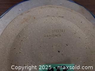MaxSold Auction: 2 Vases 1 Ceramic Bowl - Ottawa (Ontario, Canada) PARTNER MANAGED Estate Sale Online Auction - South River Drive