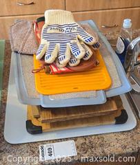 MaxSold Auction: Assorted Kitchen Accessories  - Ottawa (Ontario, Canada) PARTNER MANAGED Estate Sale Online Auction - South River Drive