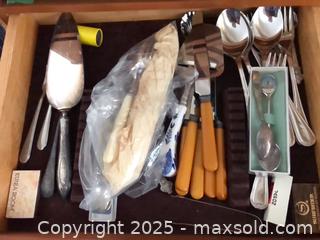 MaxSold Auction: French Ivory and stainless steel cutlery - Ottawa (Ontario, Canada) PARTNER MANAGED Estate Sale Online Auction - South River Drive