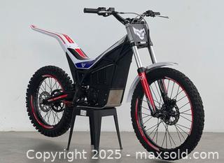 MaxSold Auction: Arctic Leopard E · AT 560 TRIAL Demo Bike from Epic Cycles - Keswick (Ontario, Canada) The New- K Country 93.7 and 105.5 Hits FM Christmas Online Auction