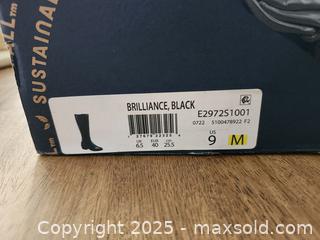 MaxSold Auction: Ladies Shoes Size 9   - Mesa (Arizona, USA) SELLER MANAGED Downsizing Online Auction - South 96th Street