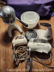 MaxSold Auction: Retro Kitchen - Mesa (Arizona, USA) SELLER MANAGED Downsizing Online Auction - South 96th Street