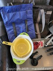 MaxSold Auction: Wedgwood Everyday and Cuisinart Kitchen Lot - Mesa (Arizona, USA) SELLER MANAGED Downsizing Online Auction - South 96th Street