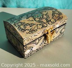 MaxSold Auction: Korean style Mother of Pearl and Abalone Trinket Box - New Westminster (British Columbia, Canada) SELLER MANAGED Downsizing Online Auction -  Hamilton Street