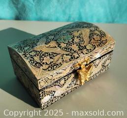 MaxSold Auction: Korean style Mother of Pearl and Abalone Trinket Box - New Westminster (British Columbia, Canada) SELLER MANAGED Downsizing Online Auction -  Hamilton Street