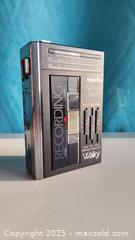 MaxSold Auction: Toshiba KT-4058 KT-V850 Cassette Player Walkman With Case - New Westminster (British Columbia, Canada) SELLER MANAGED Downsizing Online Auction -  Hamilton Street