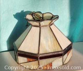 MaxSold Auction: Vintage Tiffany Style Slag Stained Glass Hanging Pendant Light Fixture - New Westminster (British Columbia, Canada) SELLER MANAGED Downsizing Online Auction -  Hamilton Street