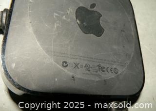 MaxSold Auction: Apple play w/power cord - Hiram (Georgia, USA) SELLER MANAGED Reseller Online Auction - Hiram Acworth Highway (STORAGE)