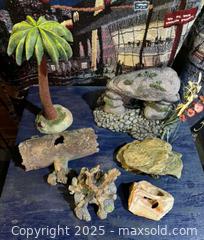 MaxSold Auction: Aquarium lot - Hiram (Georgia, USA) SELLER MANAGED Reseller Online Auction - Hiram Acworth Highway (STORAGE)