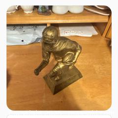 MaxSold Auction: Football Player Statue - Hiram (Georgia, USA) SELLER MANAGED Reseller Online Auction - Hiram Acworth Highway (STORAGE)