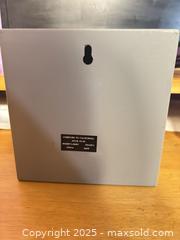 MaxSold Auction: Home decor - Hiram (Georgia, USA) SELLER MANAGED Reseller Online Auction - Hiram Acworth Highway (STORAGE)