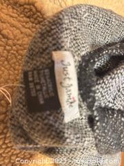 MaxSold Auction: J Jamie Reversible - Hiram (Georgia, USA) SELLER MANAGED Reseller Online Auction - Hiram Acworth Highway (STORAGE)