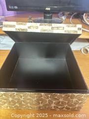 MaxSold Auction: Keepsake box - Hiram (Georgia, USA) SELLER MANAGED Reseller Online Auction - Hiram Acworth Highway (STORAGE)