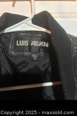 MaxSold Auction: Luis alvera Jacket - Hiram (Georgia, USA) SELLER MANAGED Reseller Online Auction - Hiram Acworth Highway (STORAGE)