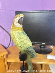 MaxSold Auction: Parrot Figurine - Hiram (Georgia, USA) SELLER MANAGED Reseller Online Auction - Hiram Acworth Highway (STORAGE)