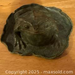 MaxSold Auction: Pottery Frog on Lily Pad Sculpture - Hiram (Georgia, USA) SELLER MANAGED Reseller Online Auction - Hiram Acworth Highway (STORAGE)