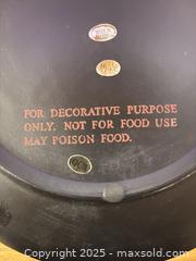 MaxSold Auction: Vernon Ware by Metlox Blue Tulips Dinner Plate - Hiram (Georgia, USA) SELLER MANAGED Reseller Online Auction - Hiram Acworth Highway (STORAGE)