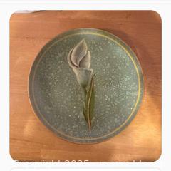 MaxSold Auction: Vernon Ware by Metlox Blue Tulips Dinner Plate - Hiram (Georgia, USA) SELLER MANAGED Reseller Online Auction - Hiram Acworth Highway (STORAGE)