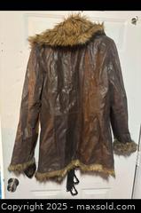 MaxSold Auction: Women’s Lg Leather jacket w fur accents - Hiram (Georgia, USA) SELLER MANAGED Reseller Online Auction - Hiram Acworth Highway (STORAGE)