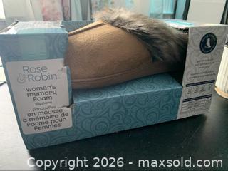 MaxSold Auction: Women’s Memory Foam Slippers (New) - Deseronto (Ontario, Canada) SELLER MANAGED Downsizing Online Auction - Mill Street