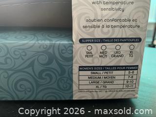 MaxSold Auction: Women’s Memory Foam Slippers (New) - Deseronto (Ontario, Canada) SELLER MANAGED Downsizing Online Auction - Mill Street