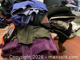 MaxSold Auction: Women’s Tops (size XXL/1X) - Deseronto (Ontario, Canada) SELLER MANAGED Downsizing Online Auction - Mill Street