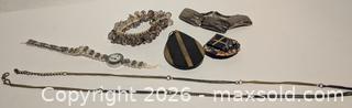 MaxSold Auction: Mixed Vintage Costume Jewelry Lot with Monet Pieces-Good material for crafting or repair - Toronto (Ontario, Canada) SELLER MANAGED Downsizing Online Auction - Ferris Road