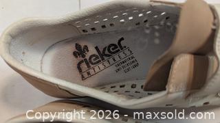 MaxSold Auction: Rieker Antistress Women's Size 7 Tan & Cream Leather Sandals - Toronto (Ontario, Canada) SELLER MANAGED Downsizing Online Auction - Ferris Road