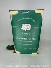 MaxSold Auction: Brand new gloves, cabin comforter set - Concord (California, USA) SELLER MANAGED Estate Sale Online Auction - Landana Drive