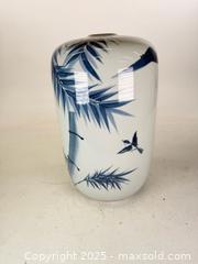 MaxSold Auction: Large antique Japanese early 1900s porcelain handpainted vase bamboo - Concord (California, USA) SELLER MANAGED Estate Sale Online Auction - Landana Drive