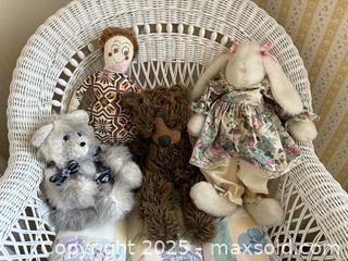 MaxSold Auction: Vintage Stuffed Toys Animals - San Jose (California, USA) SELLER MANAGED Estate Sale Online Auction -  Park Wilshire Drive