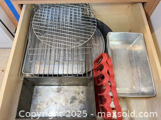 MaxSold Auction: Baking Pans, Racks &#38; Accessories - San Jose (California, USA) PARTNER MANAGED Estate Sale Online Auction - Woodford Drive