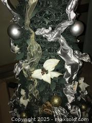 MaxSold Auction: Pop-Up Xmas Tree - San Jose (California, USA) PARTNER MANAGED Estate Sale Online Auction - Woodford Drive