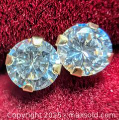 MaxSold Auction: 14K(0.31g),  CZ 4MM EARRING - Toronto (Ontario, Canada) PARTNER MANAGED Downsizing Online Auction - Queen Street East